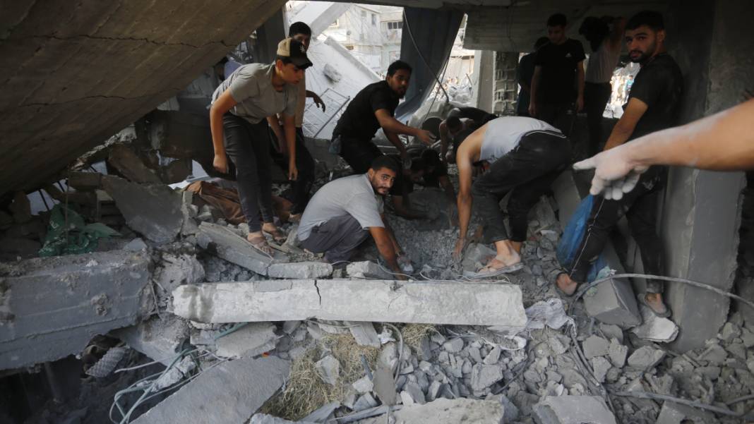 Gazze'deki katliamın 28. gününden acı kareler... Taş üstünde taş kalmadı 1